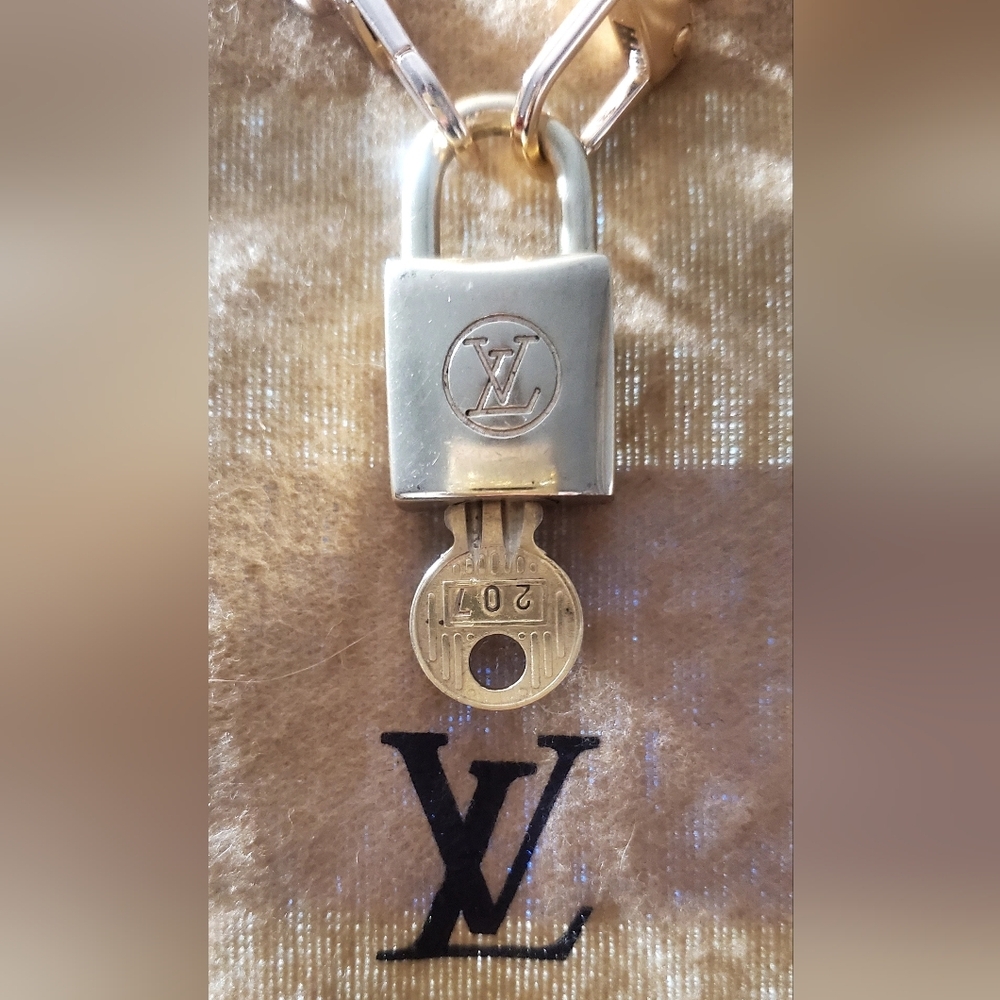 Vintage Louis Vuitton #207 Lock & Key